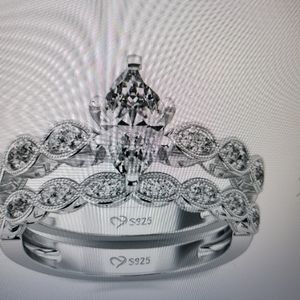 Jeulia Moissanite Wedding Set with 2 bands